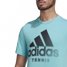 adidas Tennis-Tshirt Logo Tennis-Print (Baumwoll-Polyestermix) #22 hellblau Herren